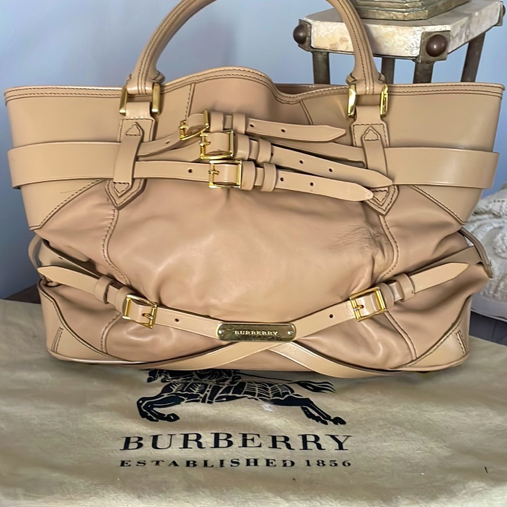 Burberry bag - Picture 2 of 9